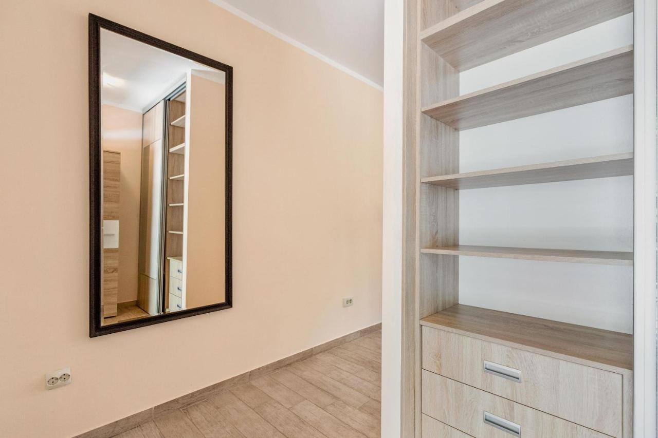 Muo Sea Front Apartments Котор Экстерьер фото