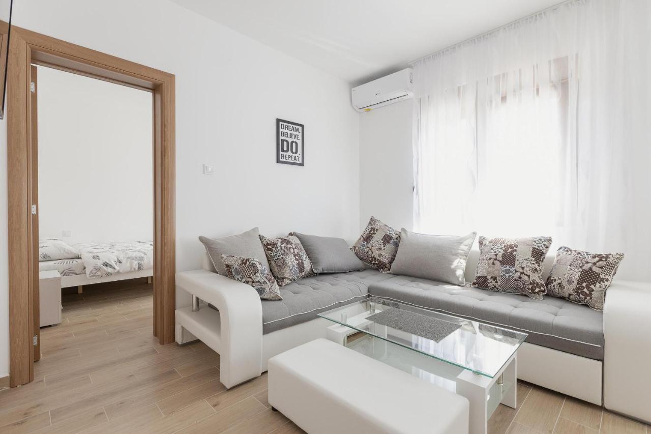 Muo Sea Front Apartments Котор Экстерьер фото